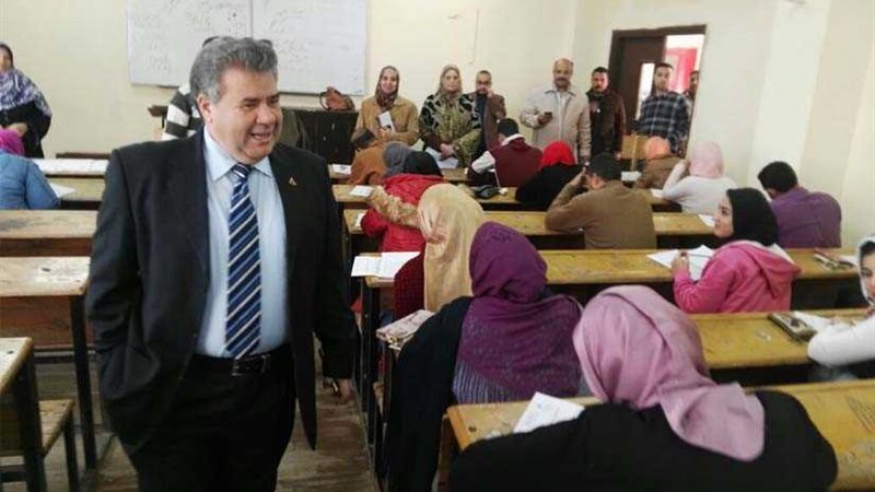 رئيس جامعه بنها يتفقد