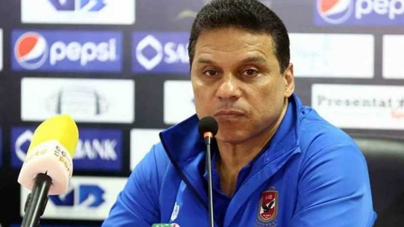 البدري يحاضر اللاعبين