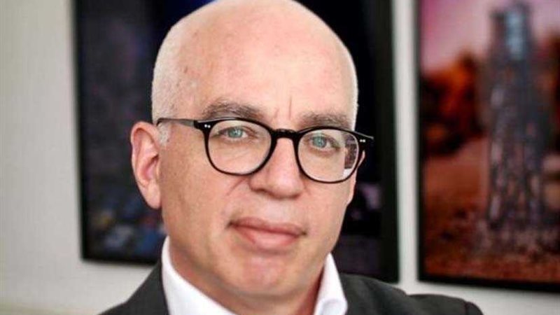 الرجل الذي أشعل البيت