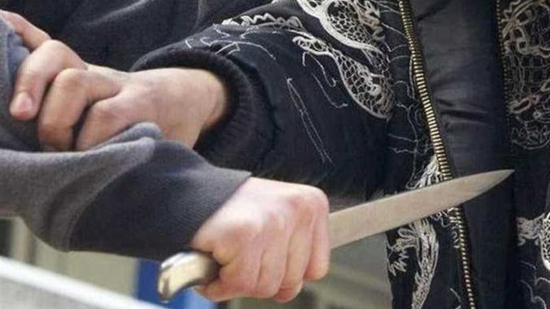 بسبب معاكسة فتاة..