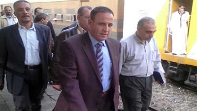 رئيس السكة الحديد يكافئ سائق قطار رقم ٨٠ لمنعه وقوع حادثة