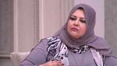 بلاغ يطالب بالتحقيق مع الإعلامية منى أبو شنب لزعمها أن 96% من الزوجات خائنات