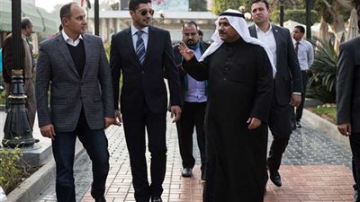 الأهلي يستقبل وفد مجلس النواب البحريني ويهديه 