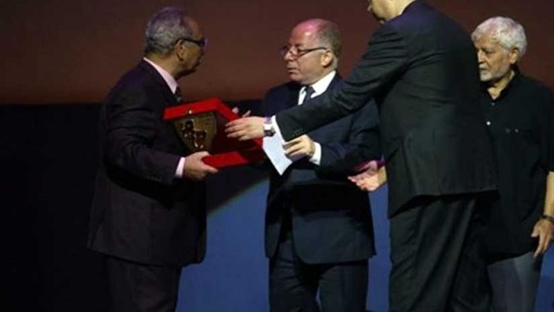 وزير الثقافة يكرم