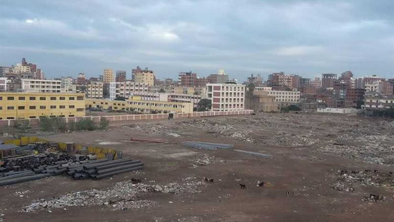 18 فدانًا حائرة بين