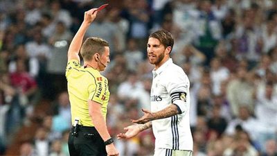 سقوط ريال مدريد يسيطر على اهتمامات الصحف الإسبانية