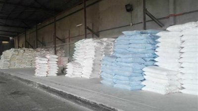 مباحث القاهرة توجه ضربات قاضية للتجار وتضبط 225 طن دقيق ولحوم مجهولة المصدر «صور»