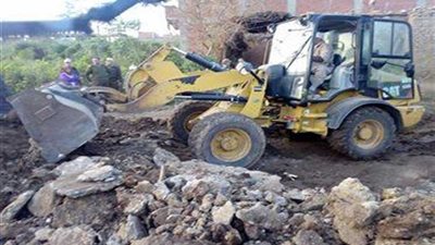 إزالة خمسة حالات تعد على الأراضي الزراعية بقرية واحدة بالمنوفية