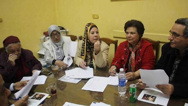 اجتماع بين لجنة الرواد