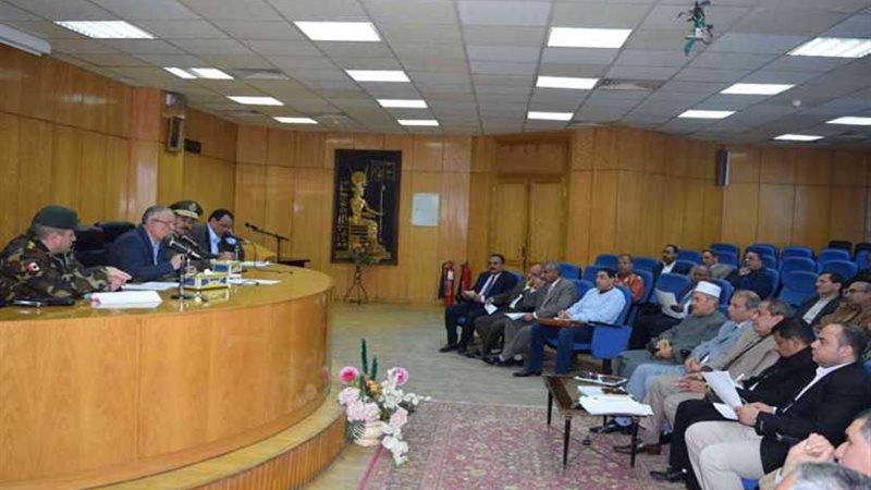 تجهيز 587 مركزًا