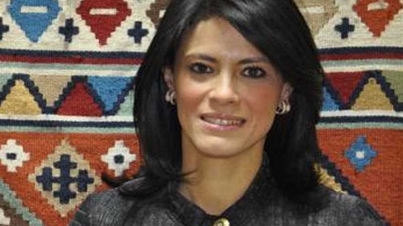 وزيرة السياحة في