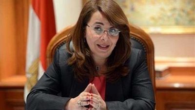 غادة والي تسلم أجهزة تعويضية لذوي إعاقة وشيكات لتجهيز 