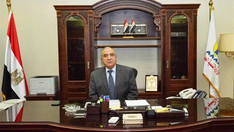 وزير التنمية المحلية