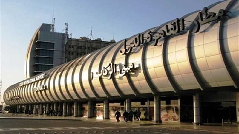 ٤٠٣ كجم ذهب تصل مطار