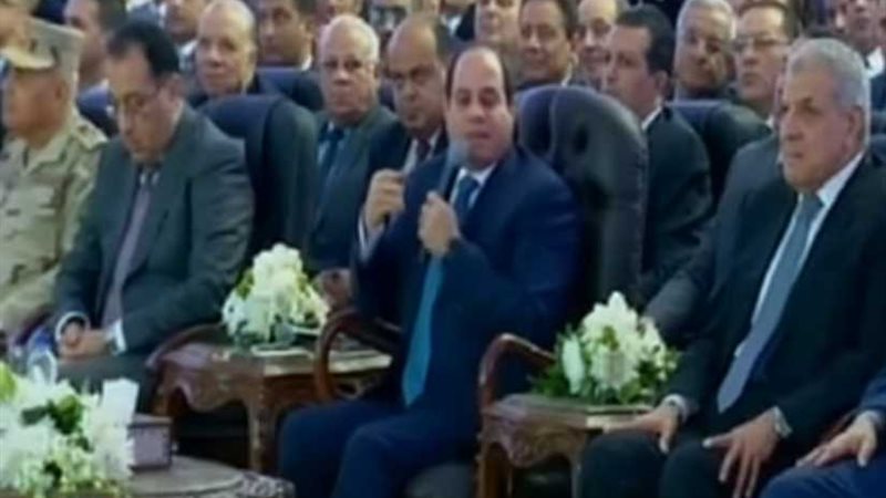 السيسي يطالب المصريين