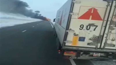 احتراق حافلة بركابها في كازاخستان (فيديو)