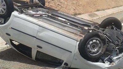 مصرع شخص وإصابة 2 في انقلاب سيارة ببني سويف
