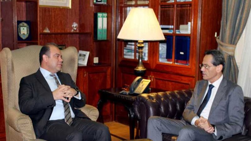 رئيس البورصة يلتقي