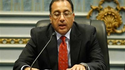 وزير الإسكان يُصدر 53 قرارًا لإزالة مخالفات البناء بقرية سياحية