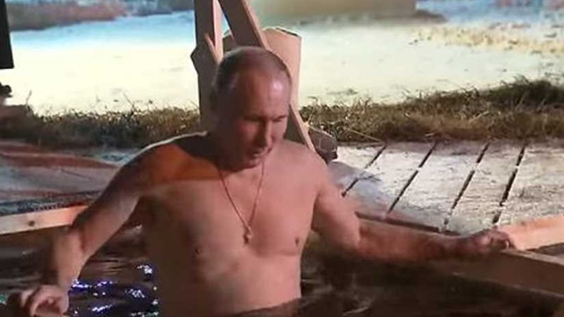 شاهد..بوتين يمارس