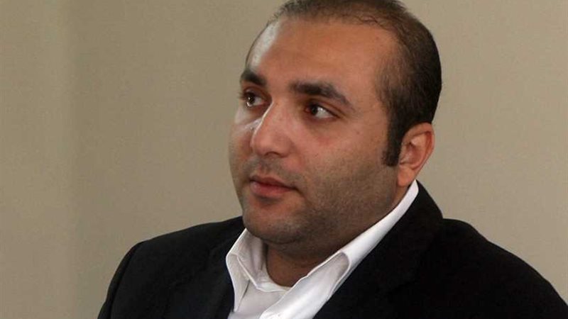 العتال وجورج يصلان