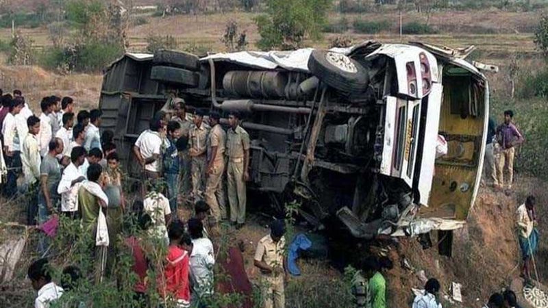 مقتل وإصابة 59 في