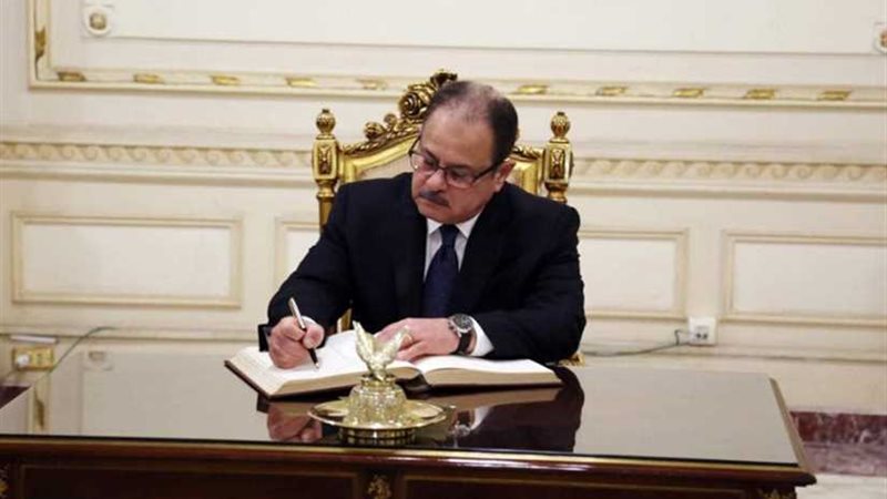 وزير الداخلية يسجل