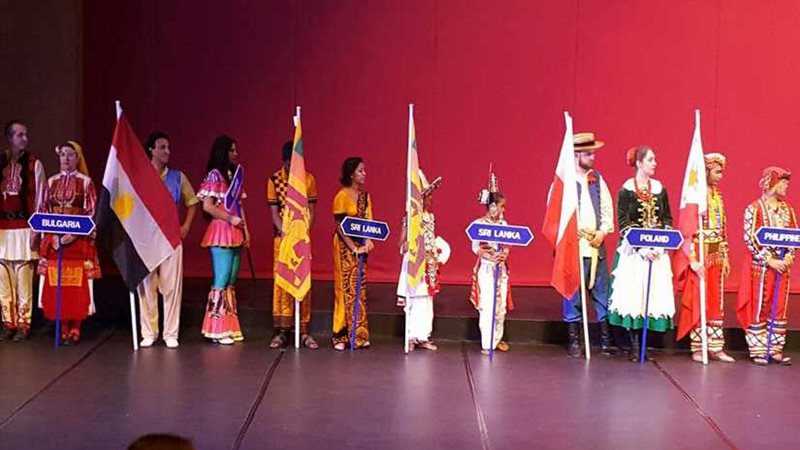 الفنون الشعبية ترفع