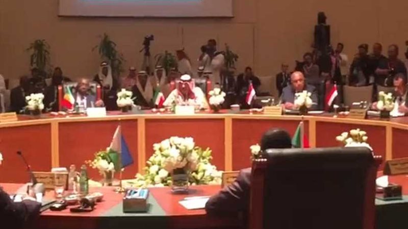 بدء احتماع وزراء