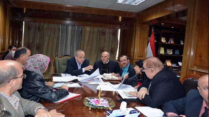 محافظ القليوبية يبحث