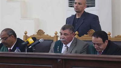 بدء نظر محاكمة ١٣ أمين شرطة بينهم منصور أبو جبل بتهمة التجمهر