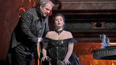 توسكا تحاول إنقاذ حبيبها من المتروبوليتان إلى المسرح الصغير