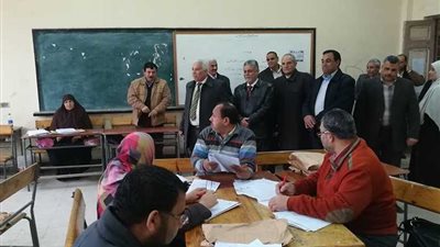 مدير تعليم البحيرة يؤكد الالتزام بمراعاة الدقة في تصحيح الإعدادية (صور)