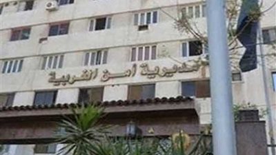 عاد من لبنان ليضبط عشيق زوجته في المحلة