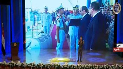 السيسي يستمع لـ