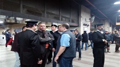 بالصور وزير النقل يتفقد محطة التحرير في ذكرى ٢٥ يناير