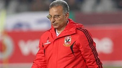 النادي الأهلي ينفي ما تناولته بعض المواقع بشأن مبالغ تجديد عقود لاعبيه