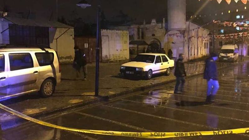 مقتل وإصابة 14 شخصًا