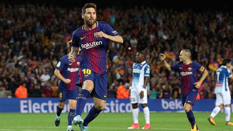 برشلونة يتأهل إلى