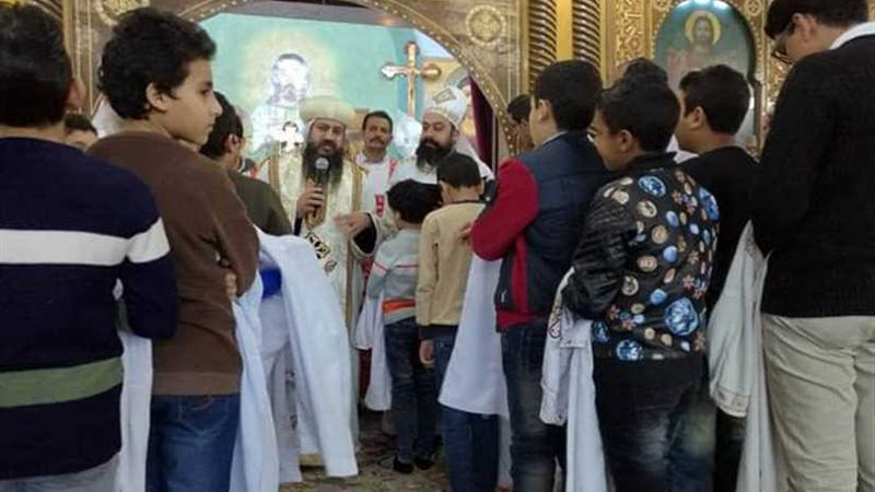 رسامة شمامسة بكنيسة