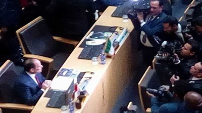 بالصور والفيديو .. بدء فاعليات الجلسة العامة بمشاركة الرئيس السيسي