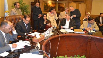 محافظ الغربية يشدد على حسن معاملة المواطنين.. ويصرف مساعدات لغير القادرين