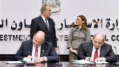 توقيع اتفاق بين محافظ مطروح وشركة مدار لإقامة مشروع استثمارى بالضبعة بقيمة 10 مليارات جنيه‎