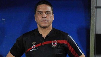 البدري يشرح نقاط ضعف الإسماعيلي للاعبين في محاضرة بالفيديو