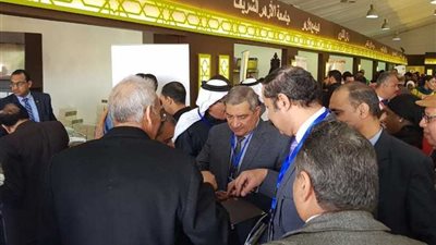 وفد رؤساء إذاعات القرآن الكريم بالدول الإسلامية يتفقد جناح الأزهر بمعرض الكتاب