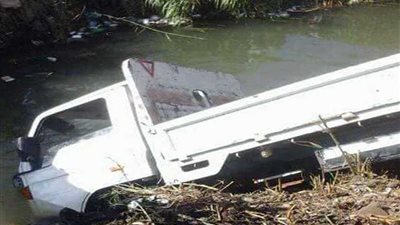 أهالي كفر سعد ينقذون 3 أشخاص من الموت انقلبت سيارتهم في الترعة (صور)