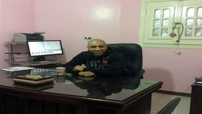 طبيب بكفرالشيخ يحارب الغلاء ويفتح عيادته مجانًا لغير القادرين