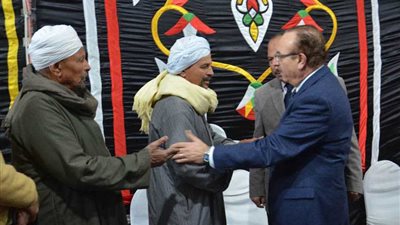 مساعدة عاجلة من المحافظة لأسرة فقدت 5 من أفرادها ببني سويف