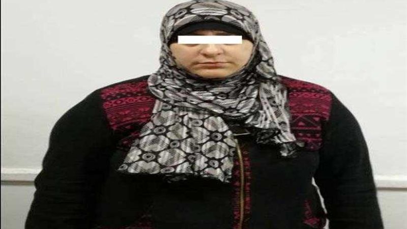 ضبط صاحبة محل نصبت