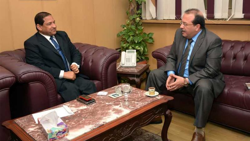 محافظ الغربية يستقبل